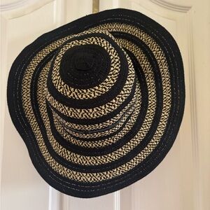 City Hunter Pamoa Collection Black and Tan Woven Hat - foldable travel hat